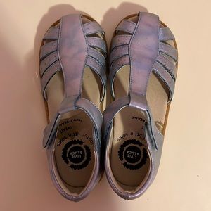 Livie & Luca sandals size 11